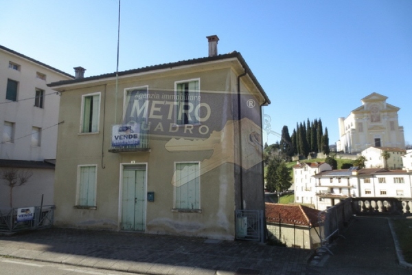 complesso - UNIFAM. AUTONOMA LUGO DI VICENZA (VI)  